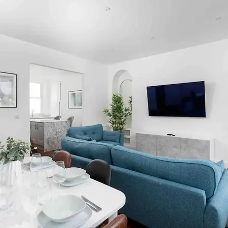 3 Bed, Sea Views, Central Penzance,Newly Renovated Exterior photo