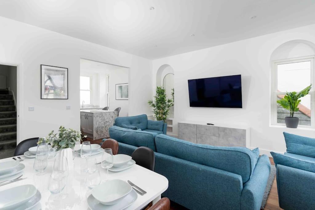 3 Bed, Sea Views, Penzance,newly Renovated Apartment