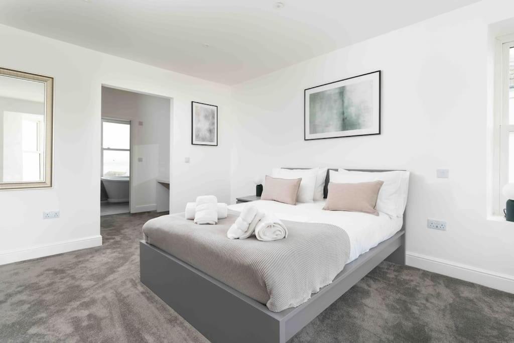 3 Bed, Sea Views, Penzance,newly Renovated Apartamento Penzance