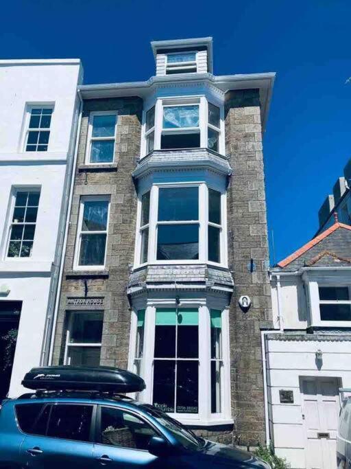 3 Bed, Sea Views, Penzance,newly Renovated Apartment *