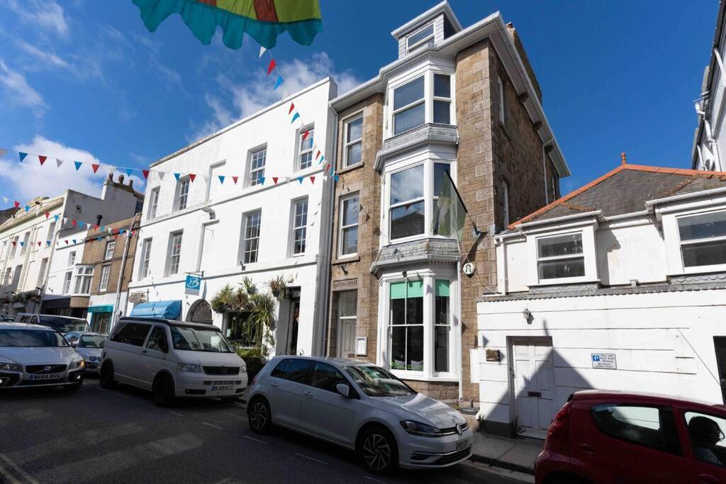 Apartment 3 Bed, Sea Views, Penzance,newly Renovated