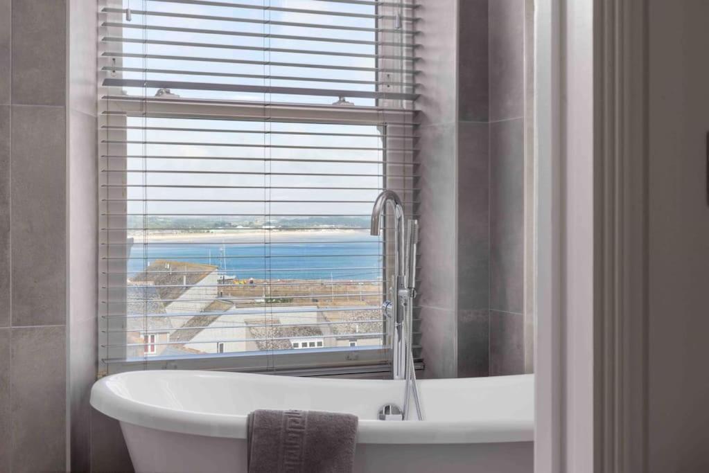 3 Bed, Sea Views, Penzance,newly Renovated Penzance