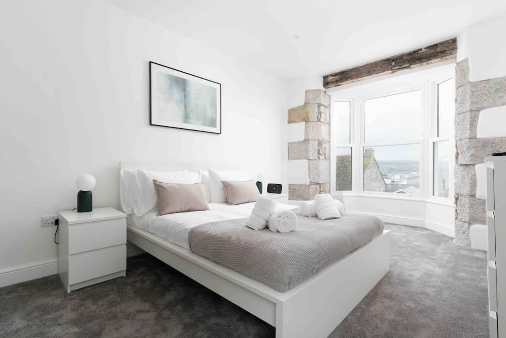 3 Bed, Sea Views, Penzance,newly Renovated Penzance