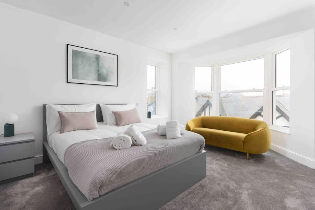 3 Bed, Sea Views, Penzance,newly Renovated *
