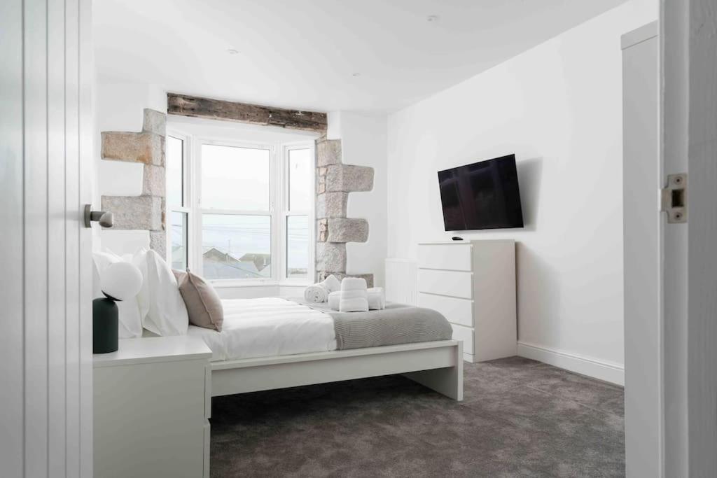 3 Bed, Sea Views, Penzance,newly Renovated
